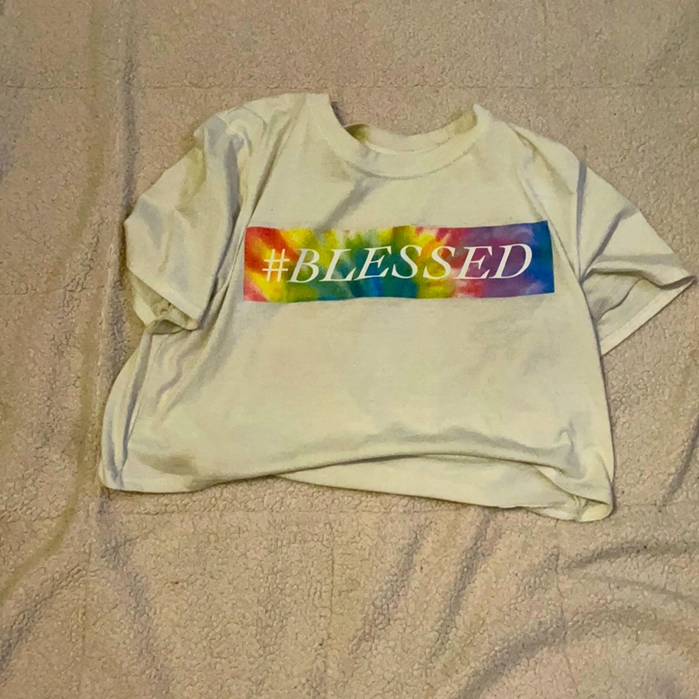 White crop top graphic tee